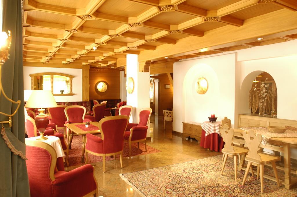 Hotel Meida Pozza di Fassa Exterior photo